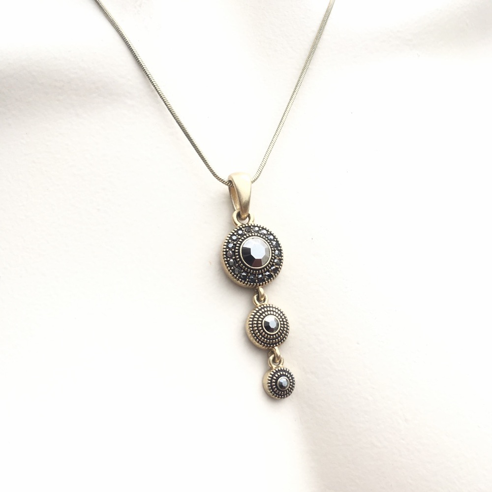 S/2 Lia Sophia Pendent Necklace & Dangle Earrings